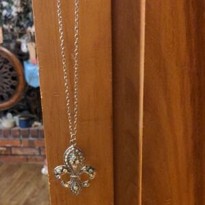 Elegant Silver Pendant Necklace & Earrings